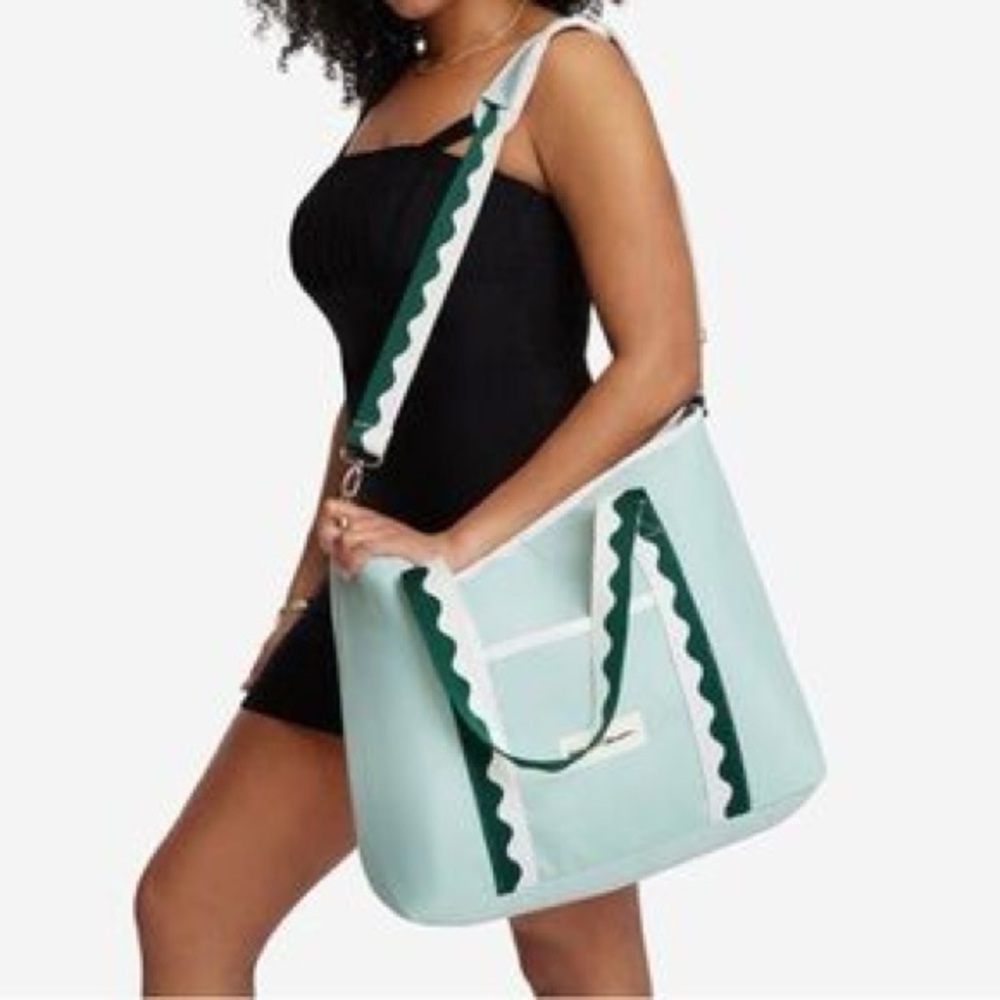 New with Tags Business & Pleasure Co. Cooler Tote Bag Light Blue